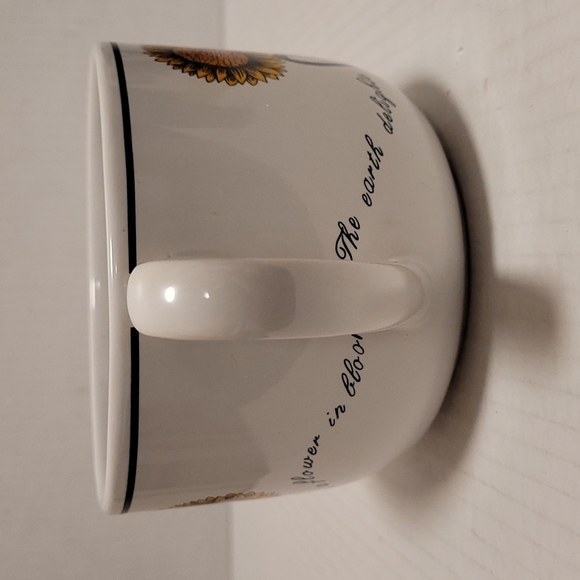 Set of 4 Flowers in Bloom Mugs / Soup Bowls - Picture 5 of 16